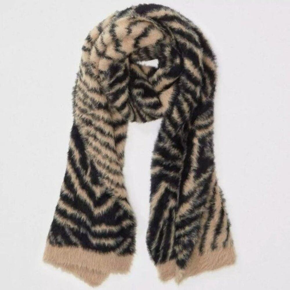 American Eagle AEO Cozy Tiger Scarf NEW Tiger Queen Soft & Fuzzy